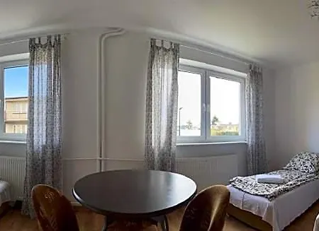Goscinna 10 Szálloda